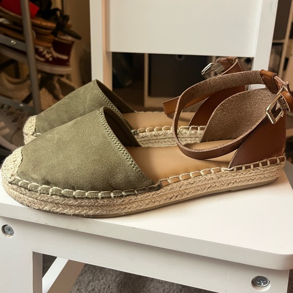 Canvas shoes - Picture 2 of 4